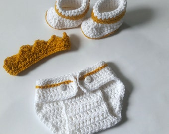 Crochet Baby Photo Prop Crown Diaper Cover and Booties
