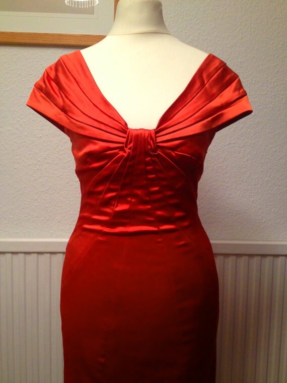 Classic Beauty. 50s-Style Vintage Karen Millen Hobble Dress