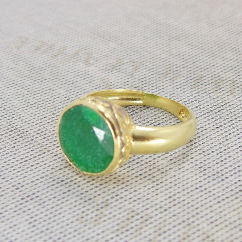 Green Corundum Ring Gemstone Ring Round Stone Ring Gold