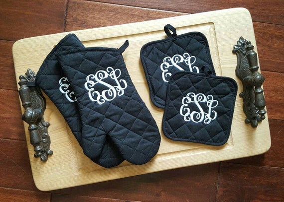 Personalized Kitchen Set 2 Oven Mitts And 2 Pot Holders 5197