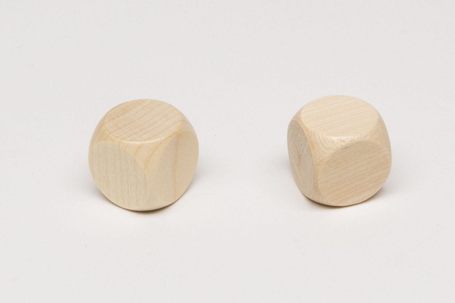 5 Plain dice of width 20mm