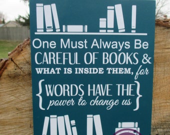 Power of Books Quote Sign / Books Wood Canvas / Library Decor / Book Quote Sign/ Librarian Gift / Book Lover Gift / Reader's Nook Decor