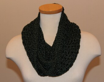 Crochet Green Infinity Scarf, Long Green Infinity Scarf, Thick Winter Green Scarf, Soft Green Scarf, Green Well-Being Scarf