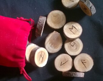 Rune set on Yew pieces for divination (set AC902)