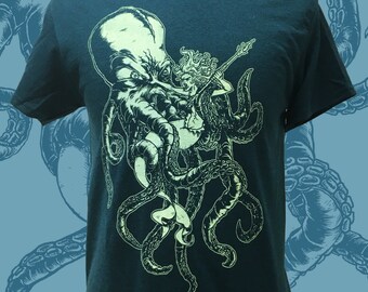 OCTOPUS vs MERMAID Mens Tee - Gildan T shirt