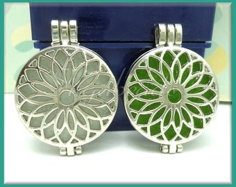 2 Round Silver Flower Lockets with scent pads 44mm PS199