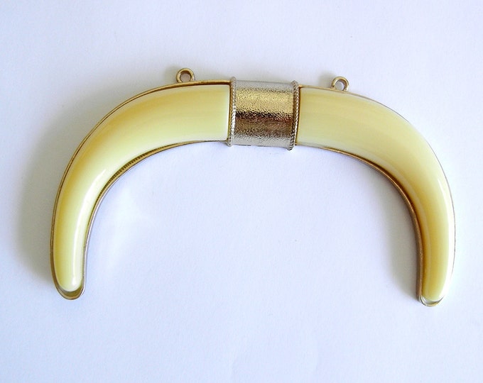 Primitive Tribal Pendant Horn Shaped Ivory Acrylic Gold-tone Double Link