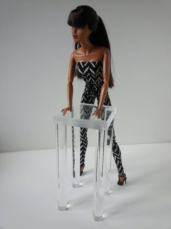 plastic barbie doll stands