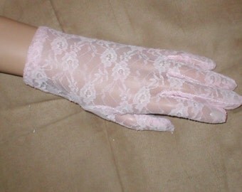 Vintage Pale Pink Lace wrist-length Gloves