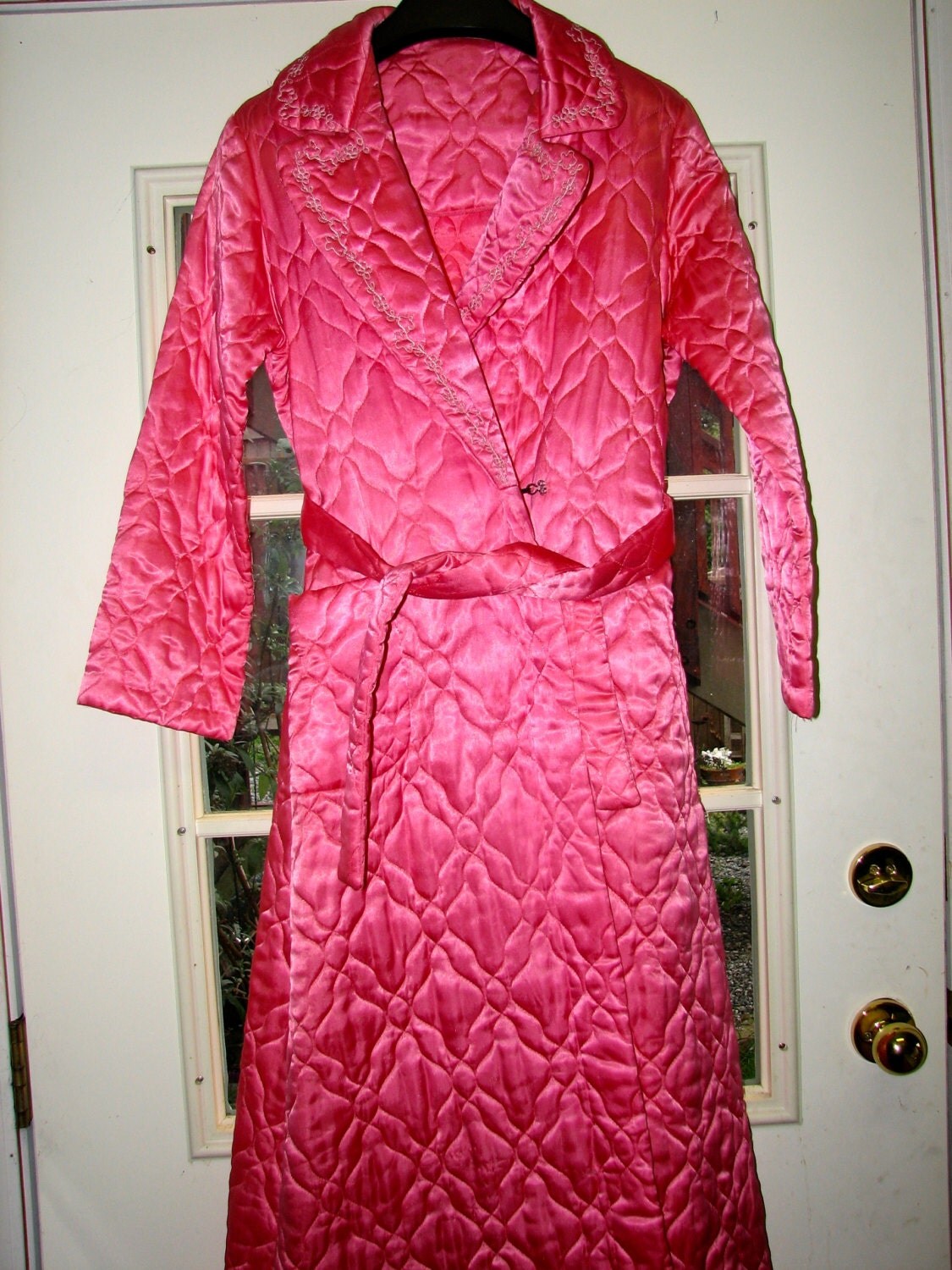 Vintage Warm Quilted Lovely Hot Pink Bath Robe House Coat