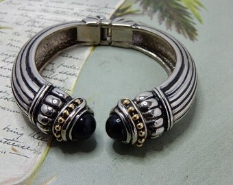 Ribbed Silver Hinged Clamper Bracelet w/ Black Cabochon Ends NDE20