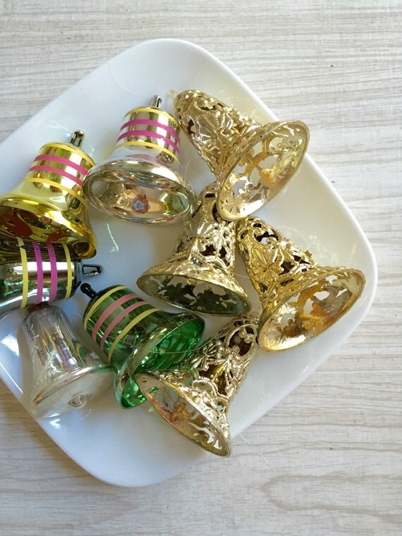 30 SALE / vintage plastic christmas bells / tree by simplychi