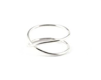 Infinity band ring - silver infinity ring - X ring - criss cross engagement ring - sterling silver criss cross ring