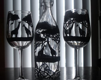 giraffe carafe with 2 wine glasses
