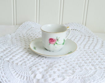 Round white crochet doily, vintage Swedish tablecloth , handmade 14 " ,