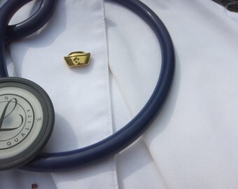 Gold Vintage Nurse Hat Lapel Pin-CC578G- Nursing Pins and Gifts- RN, CNA, and Pinning Ceremony Pins