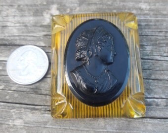 Vintage Bakelite Apple Juice Cameo Pin Brooch