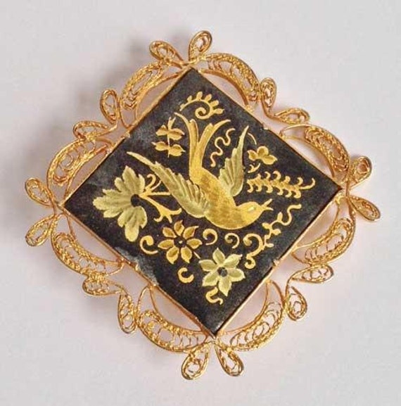 Gold Filigree SPANISH 'DAMASCENE' BIRD Pin by LimitlessJewels