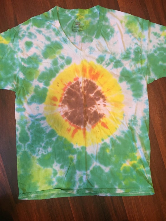 how to make a tie dye sunflower shirt