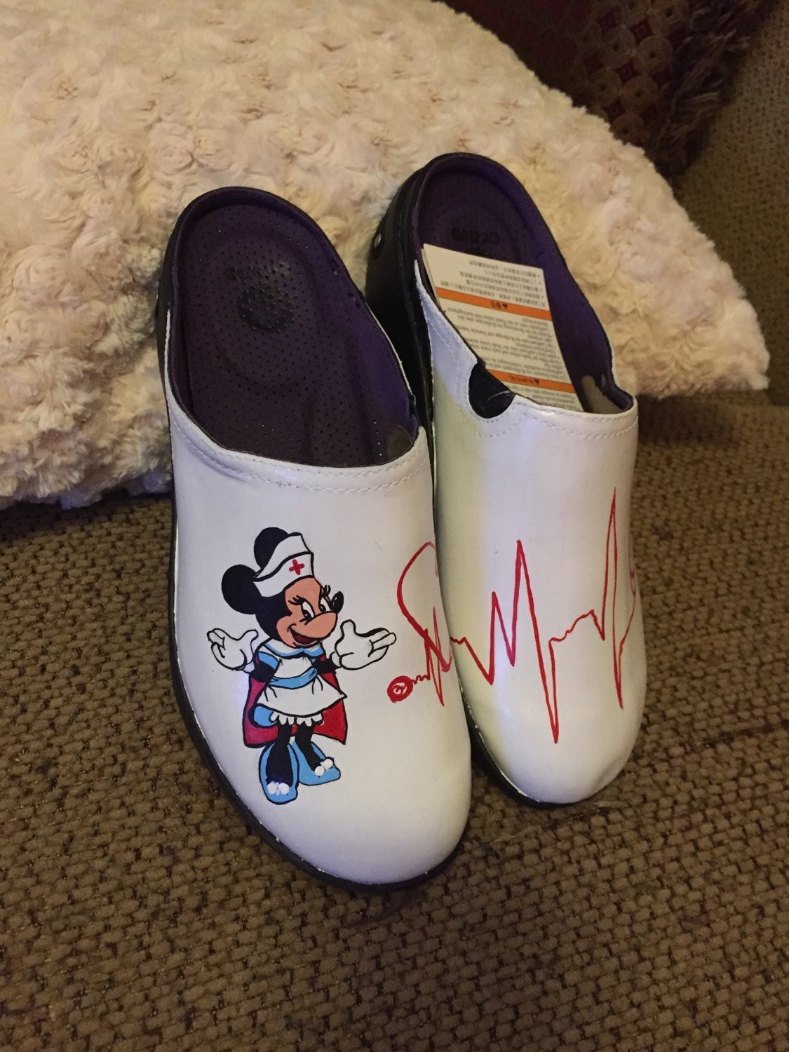 Minnie Inspired Nurse  Crocs  Clogs Size 7 5