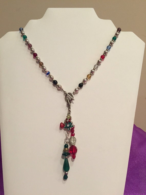 Items similar to Vintage Christmas charm necklace glass beads sterling ...