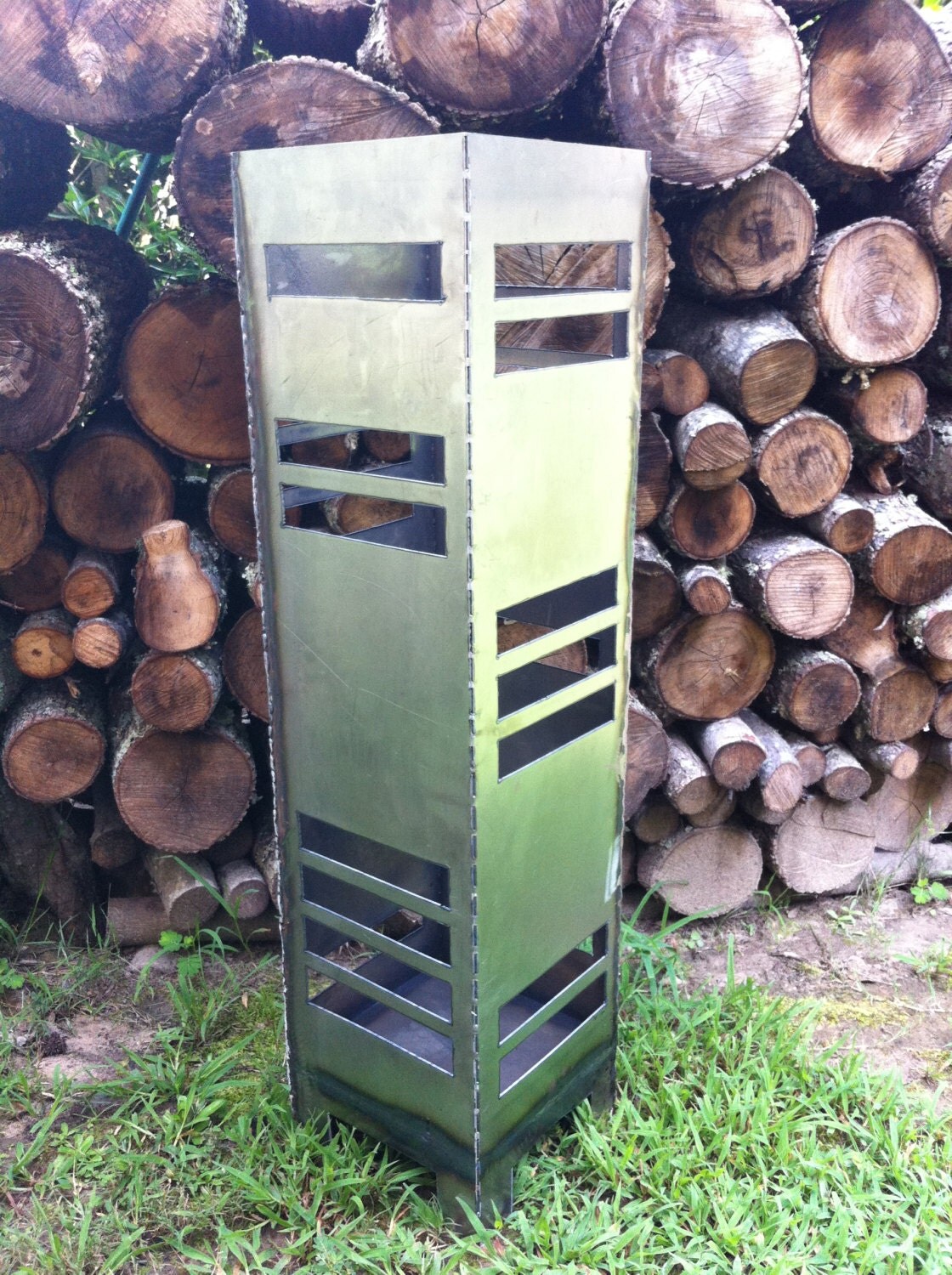 Modern Lines Vertical Fire Pit