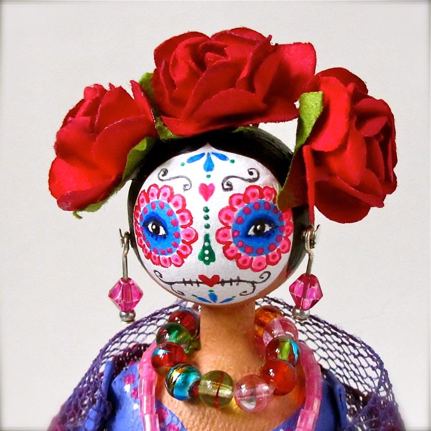 minnie mouse dia de los muertos doll