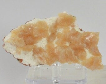 Heulandite on Mordenite from India