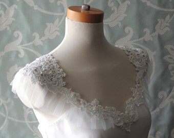 Bridal Cover Up Capelet, White Lace Cover Up, White Lace Capelet, White Bridal Capelet, Lace Bridal Coverup Cape, White Cover Up, Lace Shawl
