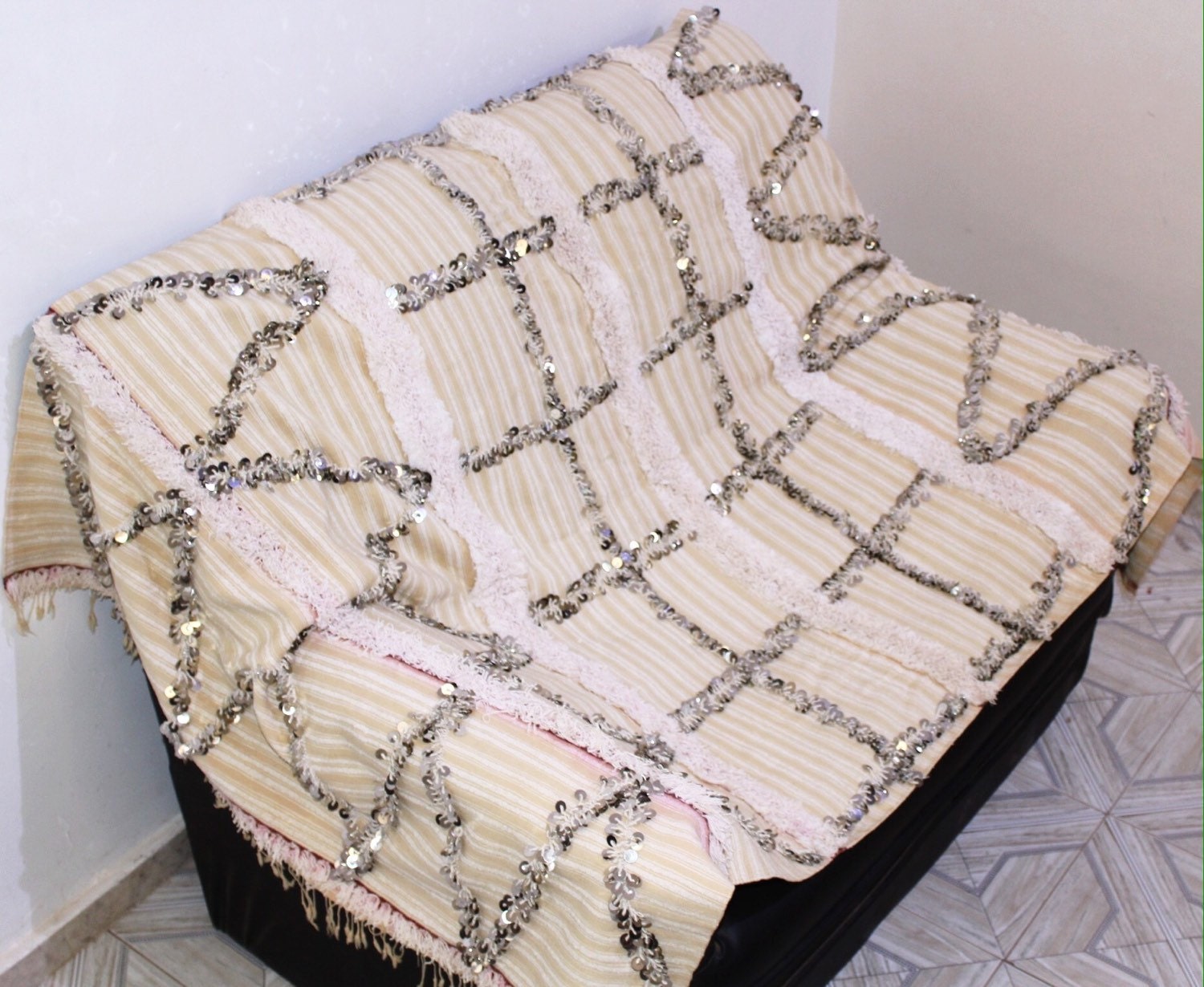 Beautiful Moroccan Handira Blanket by HandiraBlankets on Etsy