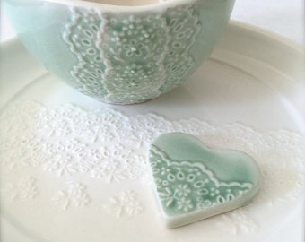Shiny Green Porcelain Lace Bowl with Heart Lace Cutlery Rest Set, Matcha Tea Bowl-Hideminy Lace Series