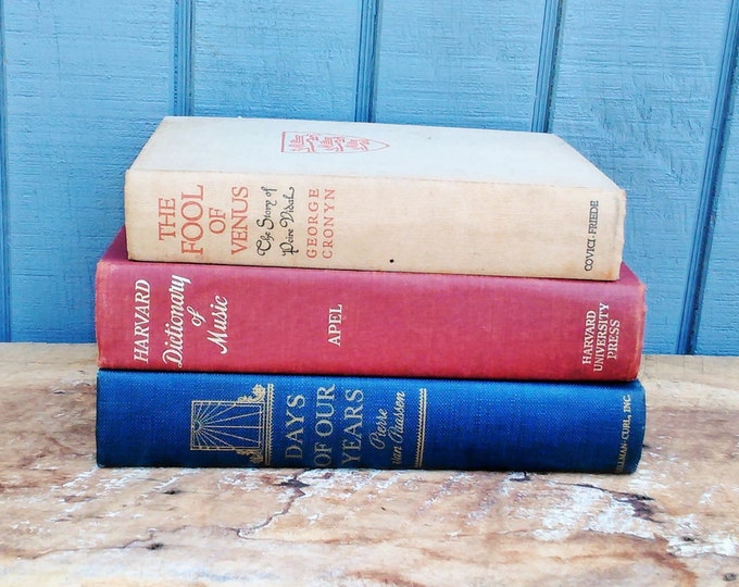 Vintage Classic Books - Harvard Books - Music Books