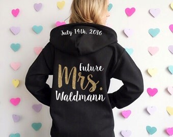 Bride Hoodie Jacket. Bridal Sweatshirt. Wedding Sweatshirt. Bride Jacket. Bridal Hoodie. Custom Bride Hoodie with date. Last Name