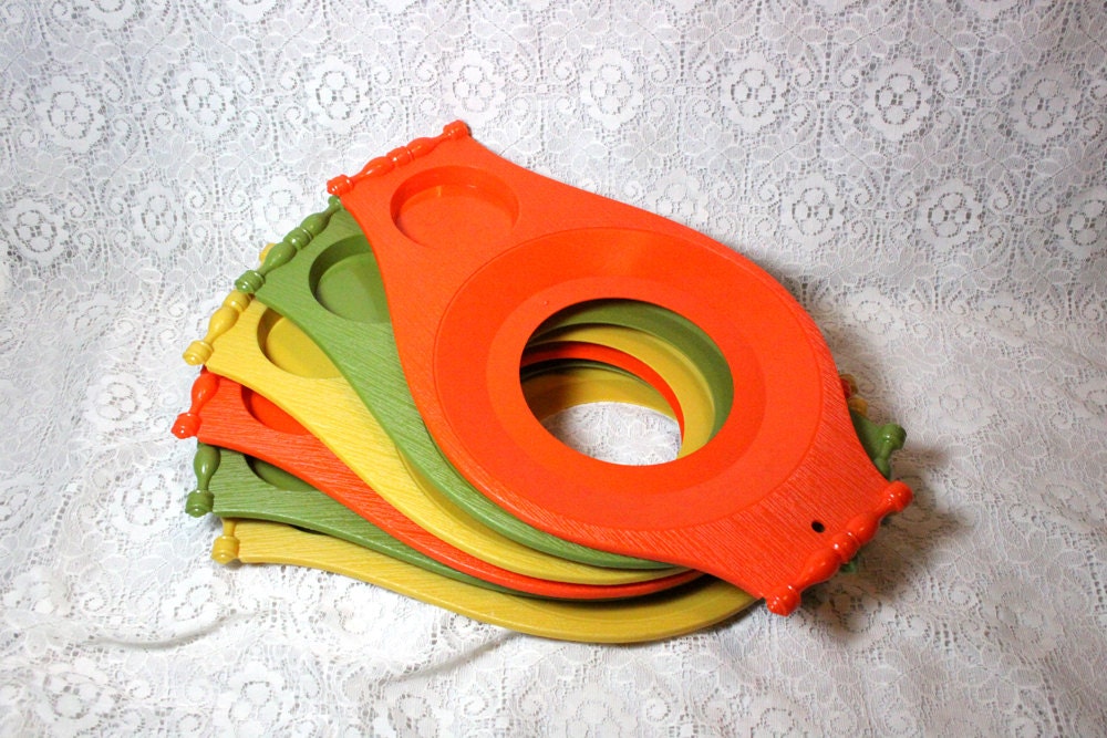 6 Vintage Plastic Plate Holders Orange Green Yellow Retro Picnic