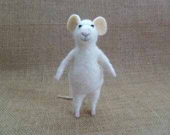 Needle felting kit - tutorial - Monty mouse basic kit :) - needle felted mouse - felting needles - roving - wet felting - felted balls