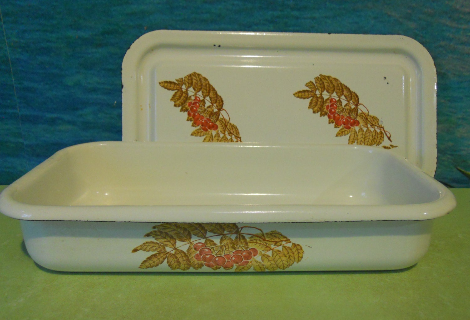 Vintage Enamel Tray with lid, trim flowers, White Trim Enamelware, Shabby Chic Kitchen Decor