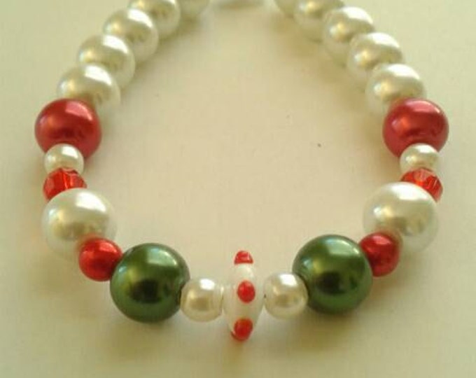 White Beaded Bracelet,Glass Bead Bracelet, Statement Piece, Gift For Her, Gift For Girls, Red and Green, Christmas Bracelet, Beaded Jewelry.