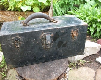 Circa 1920's chest, steel, m5 d28243 military tool chest. Tool box.