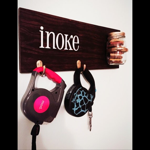 Dog leash holder personalized wall mounted by palletinspirations