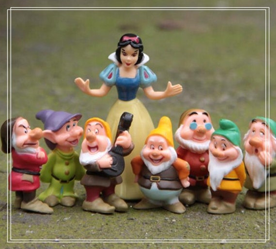 snow white seven dwarfs garden gnomes