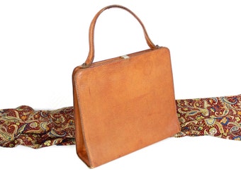 French Vintage Kelly Handbag / Tan Real Leather 1960s mod mad men purse / mid century elegant pristine neat / Found & Made in France