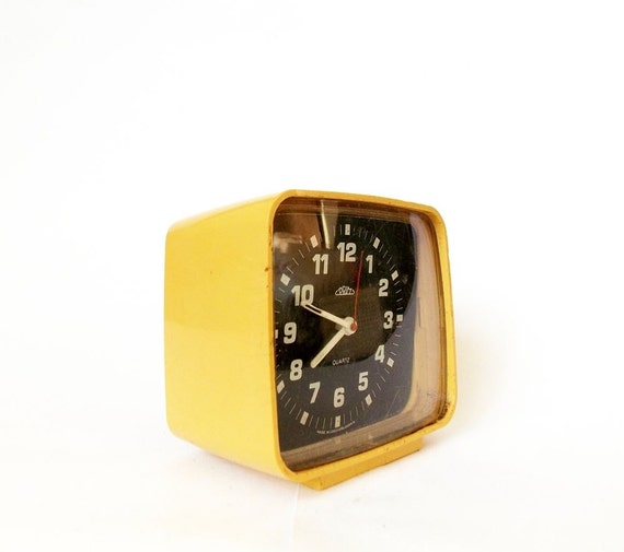 Vintage 1980s Alarm clock PRIM czechoslovakia bakelite retro