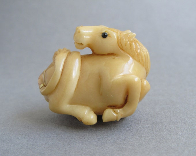 Vintage Horse Netsuke, Tagua nut netsuke of a lying horse, Japanese Vegetable Ivory toggle carving, collectible horse figurine, horse gift