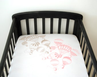 Fitted crib sheets, cot sheets, Hot air balloons, Boy cot sheets. Organic Crib bedding. Baby girl bedding. Adventure themed nursery