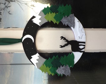 Winter Wreath, Door Wreath, Mountain Decor, Cabin Decor, Forest, Arctic Fox, Stag Decor, Outdoor wreath, Felt Wreath