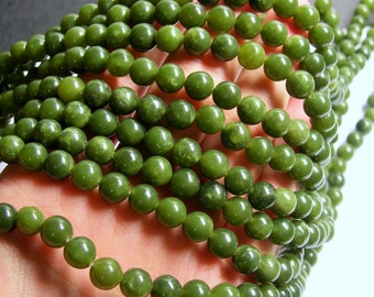 Jade 8mm round - A quality 50 beads - full strand - RFG813