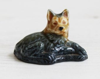 Wade Whimsies - wolf british wildlife black brown - Miniature Figurine 00