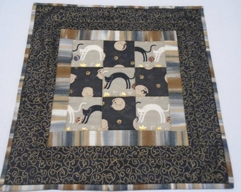 Quilted Table Topper Kitties in Black and Gold, Elegant Quilted Table Runner, Kitty Cat Table Quilt, Quited Table Centerpiece Black Gold