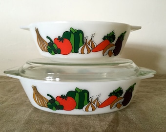Two Fabulous Vintage JAJ Pyrex "KENT" pattern 2 1/2 pint Casserole and 2 pint round casserole. My vintage home / Vintage decor