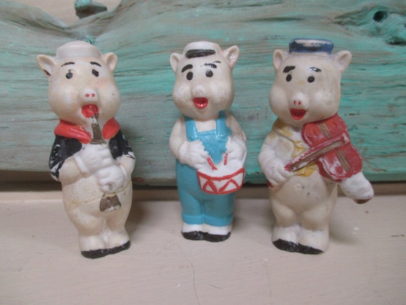 three little pigs figurines